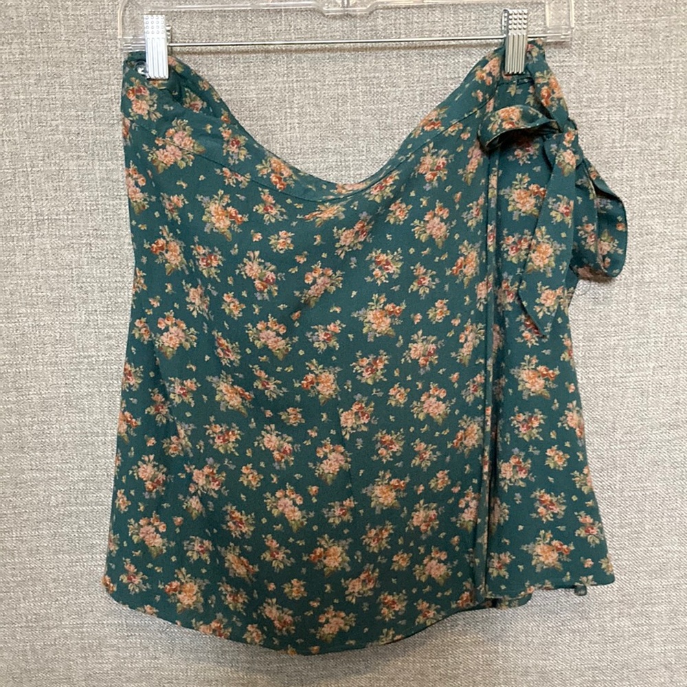 BNWT American Eagle Floral Wrap Skirt
